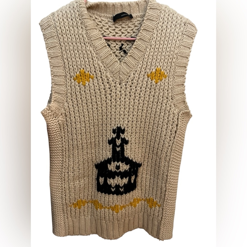 Chunky Cream Knit V-Neck Sweater Vest with Black Motif